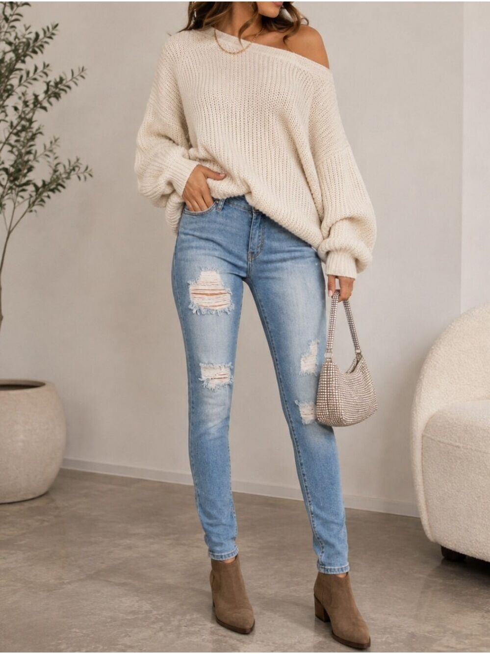 Distressed Light Wash Skinny Jeans